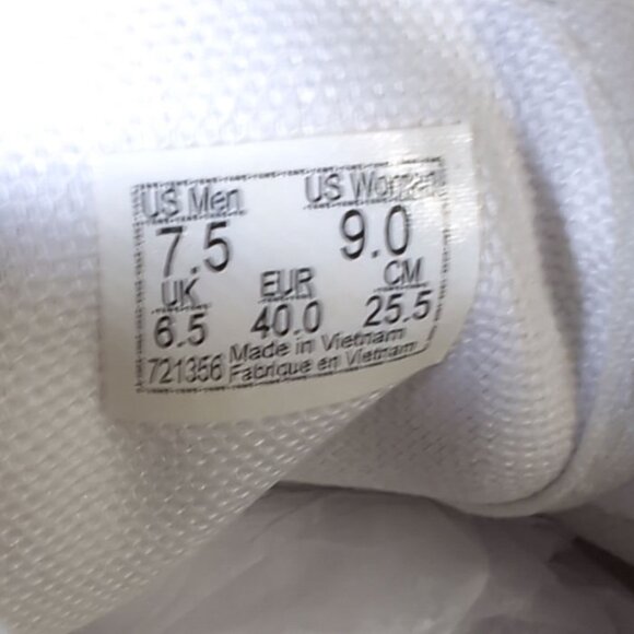 Vans Sneakers x Where’s Waldo? Vans Limited Edition Womens Size 9 - Picture 7 of 11